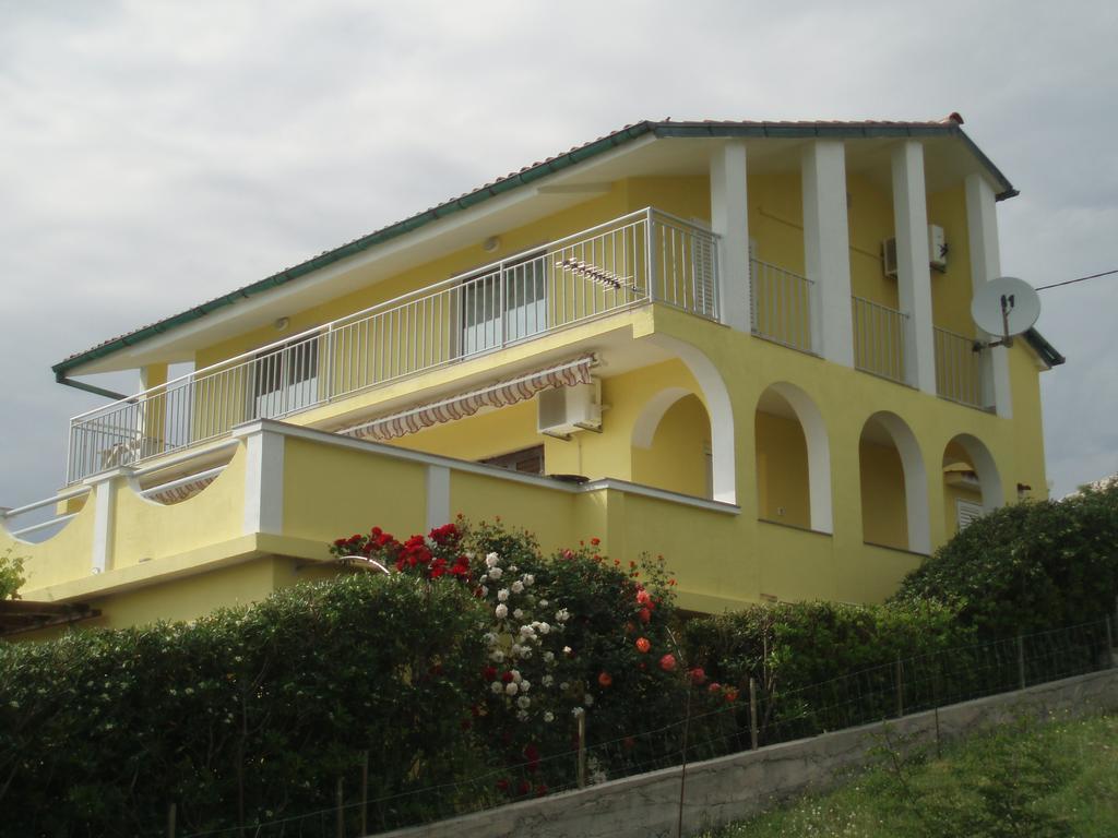 Apartments Roza Miškovići エクステリア 写真