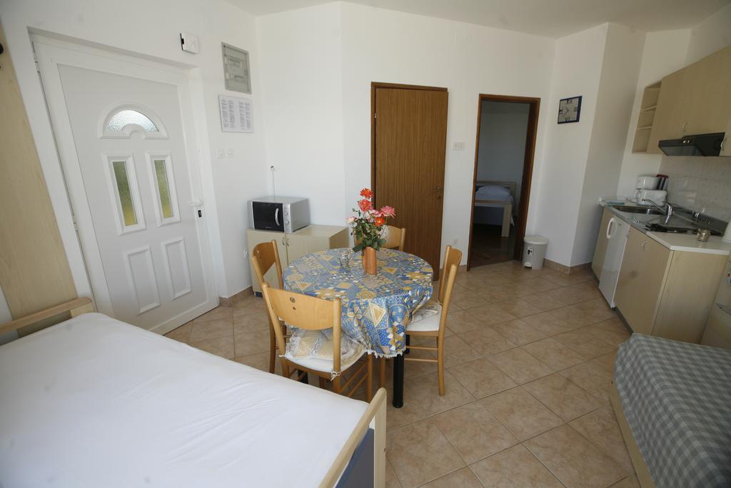 Apartments Roza Miškovići エクステリア 写真