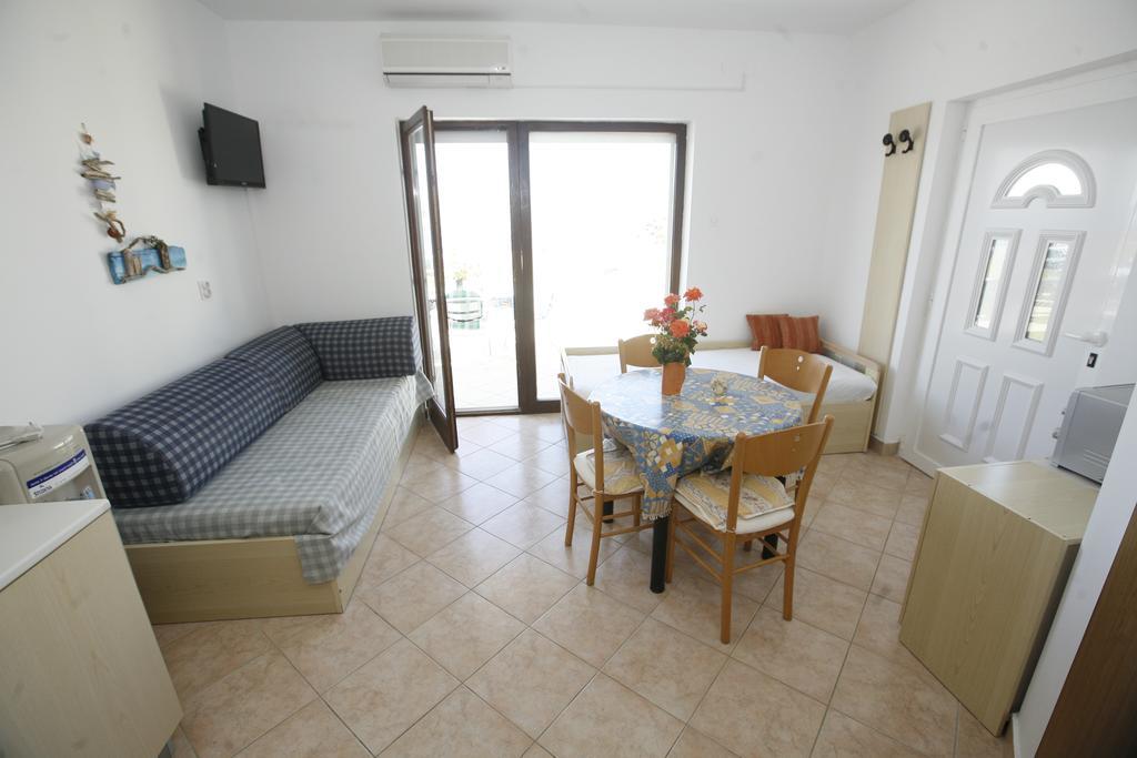 Apartments Roza Miškovići エクステリア 写真